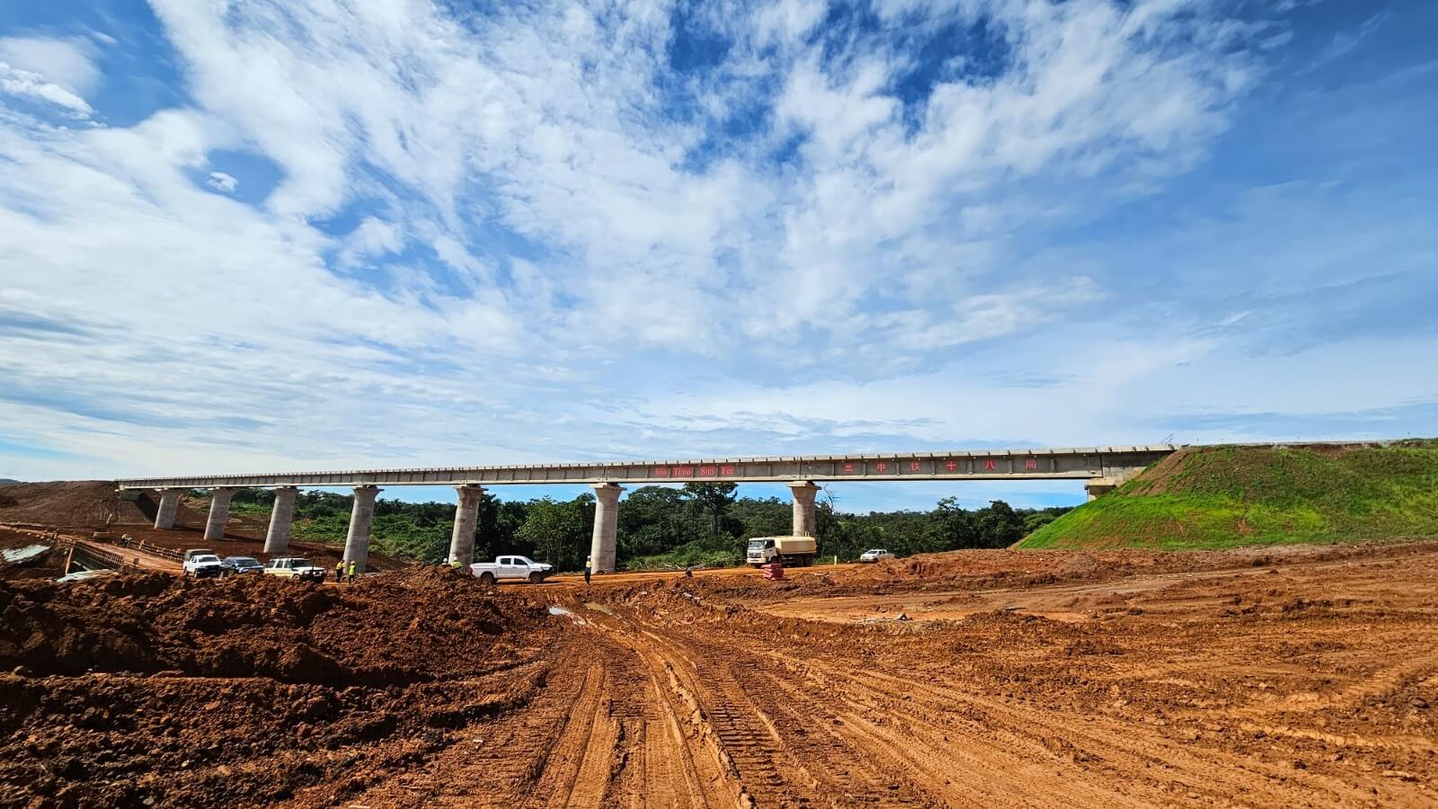 SimFer célèbre l’achèvement d’un pont ferroviaire à Kérouané