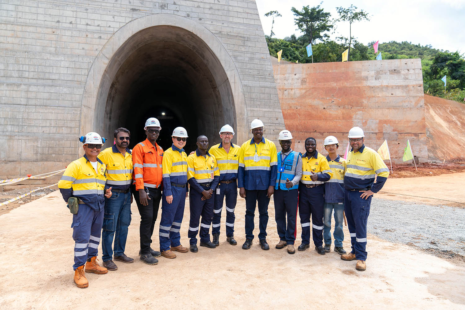Le tunnel de l'embranchement ferroviaire de SimFer ouvert